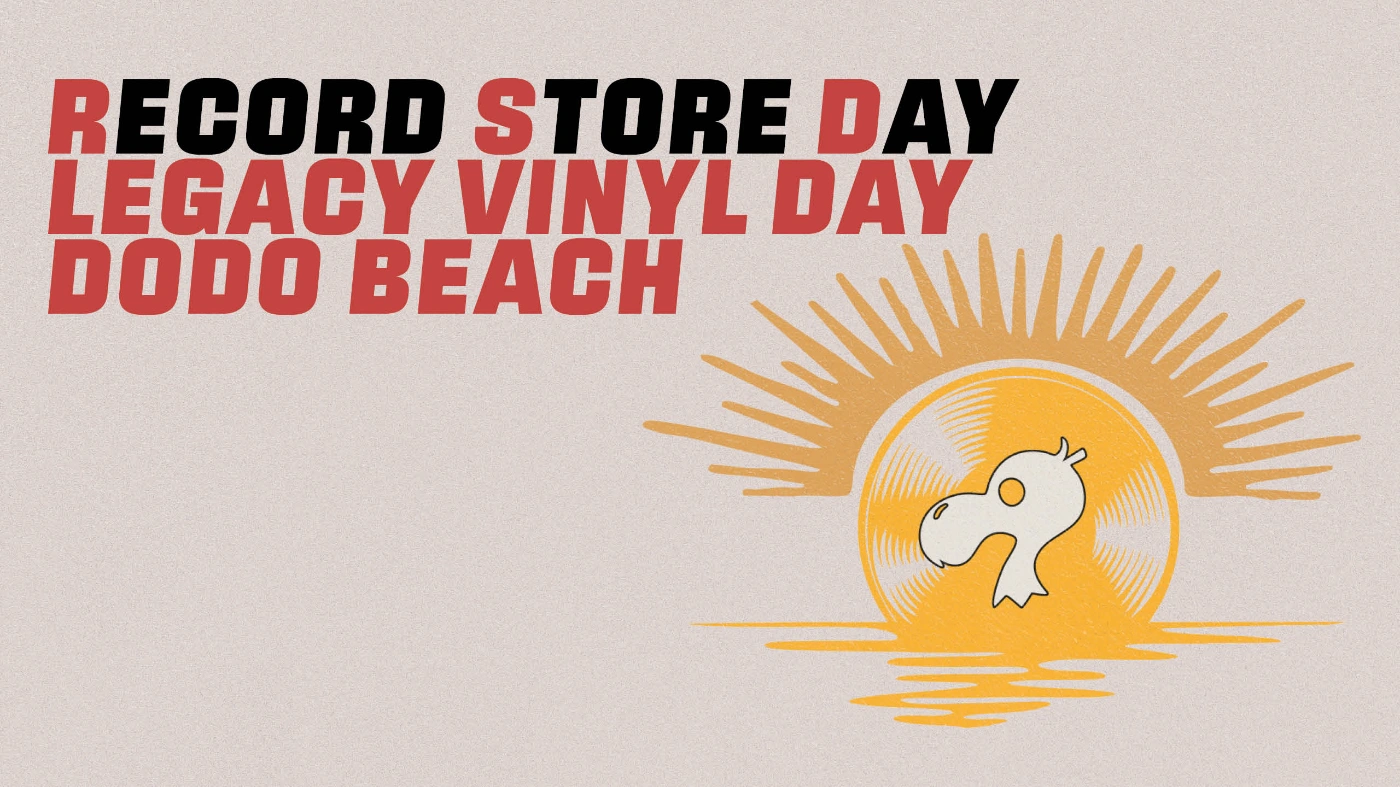 Das Logo Des Plattenladens ist zu sehen: in Schwarzer und roter Schrift steht groß "Record Store Day Legacy Vinyl Day Dodo Beach". Daneben ist ein vereinfachter Dodo-Kopf vor einer untergehenden Sonne zu sehen.