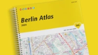 Auf dem Bild ist der Berlin Atlas 2024 zu sehen.